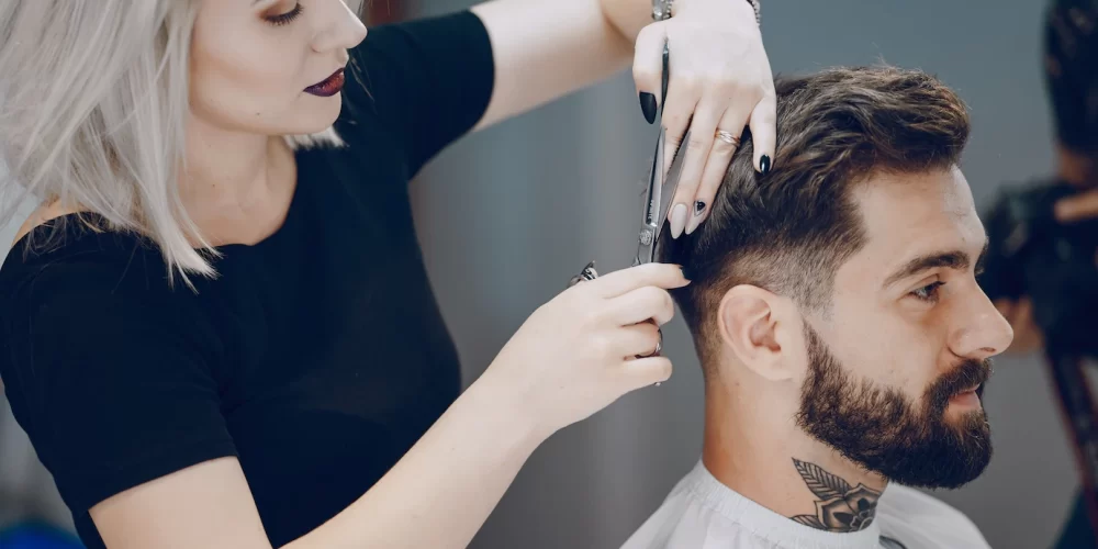 guy-barbershop_1157-7718
